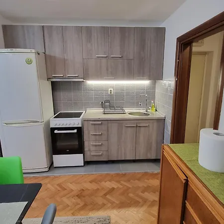 Chalovski * Skopje
