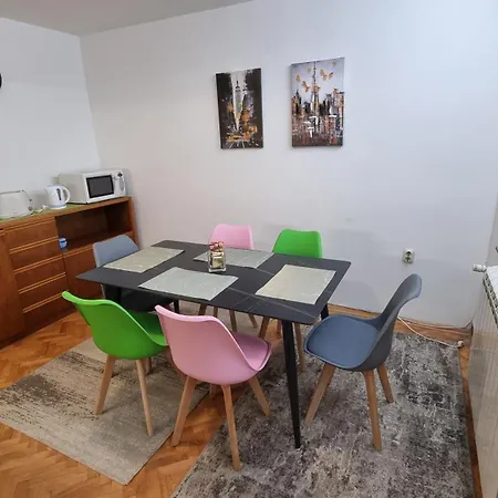 Chalovski Apartment