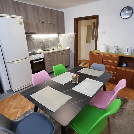 Apartment Chalovski *